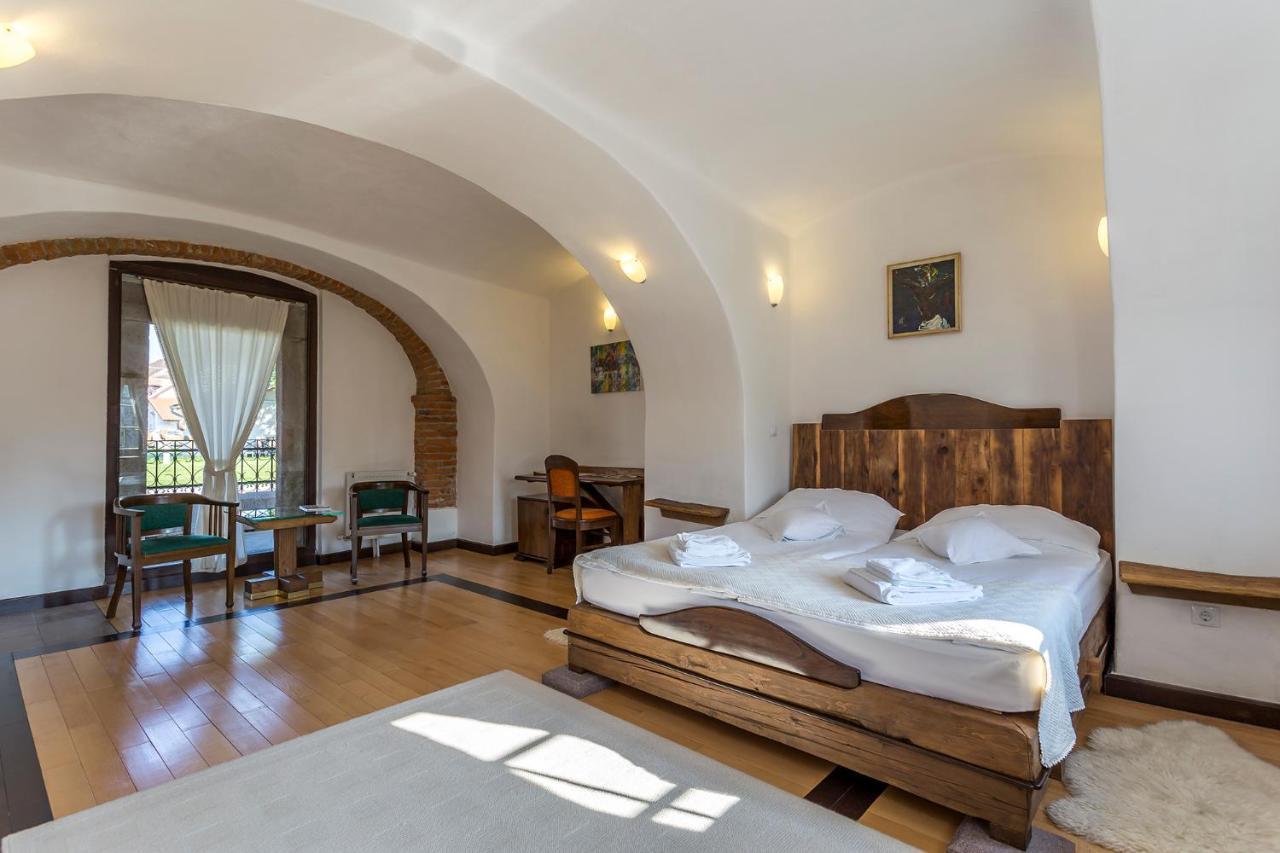 Castle Hotel Daniel Baraolt Экстерьер фото