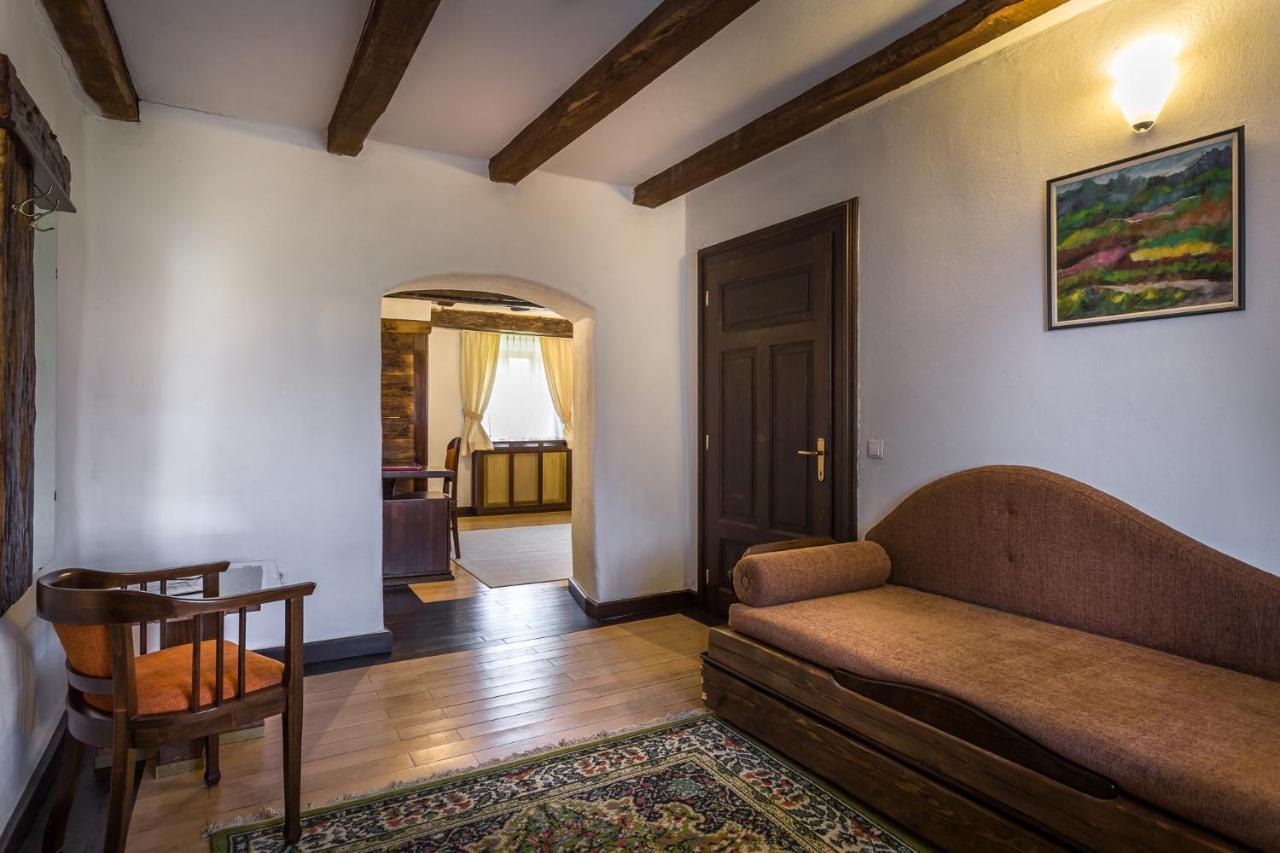 Castle Hotel Daniel Baraolt Экстерьер фото