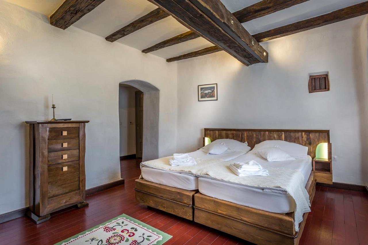 Castle Hotel Daniel Baraolt Экстерьер фото