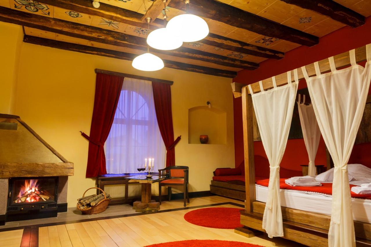 Castle Hotel Daniel Baraolt Экстерьер фото