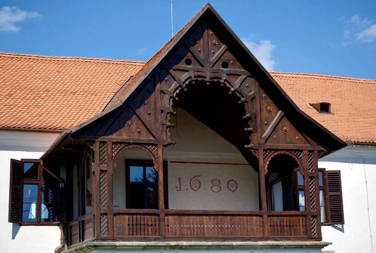 Castle Hotel Daniel Baraolt Экстерьер фото