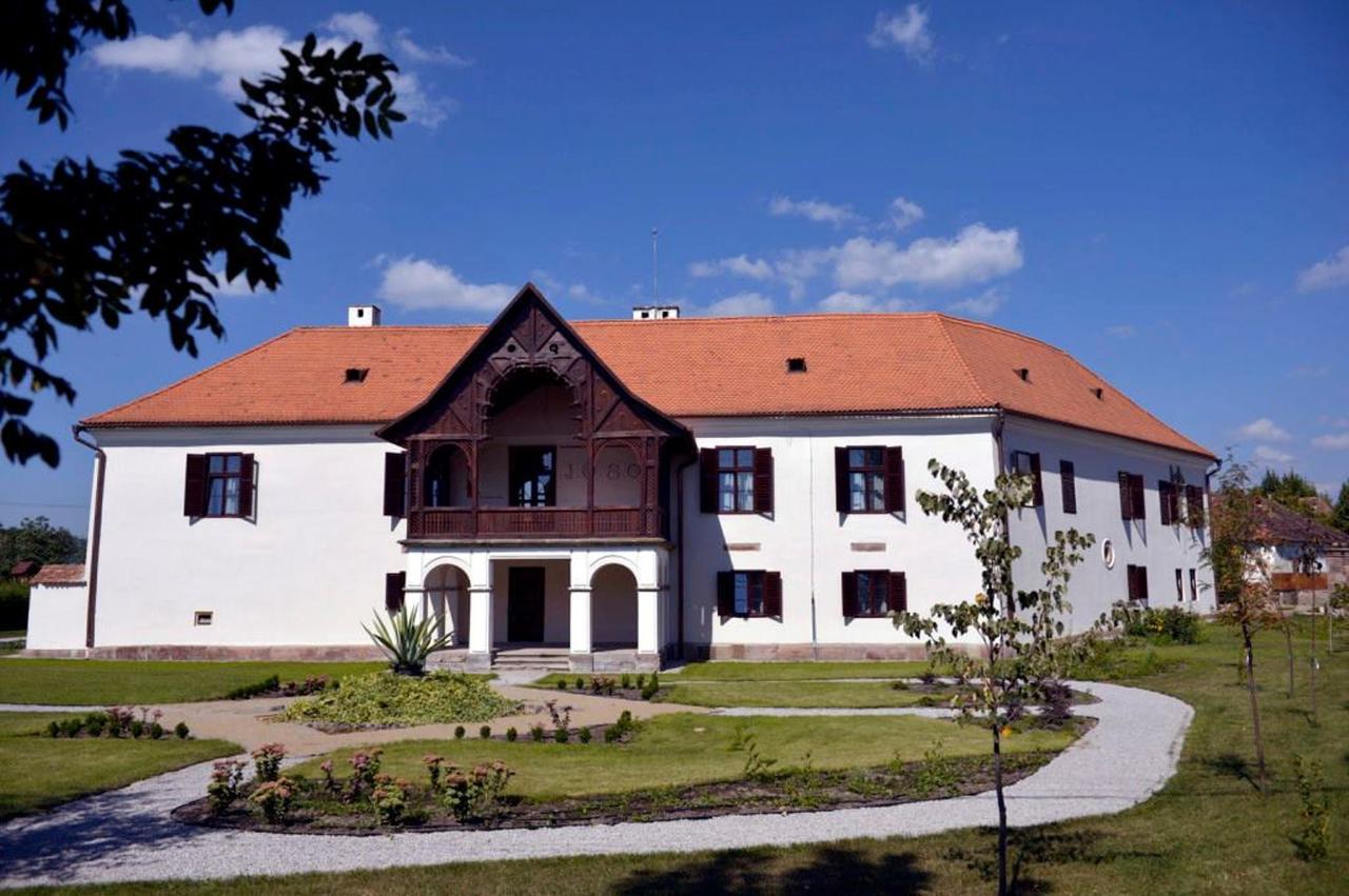Castle Hotel Daniel Baraolt Экстерьер фото