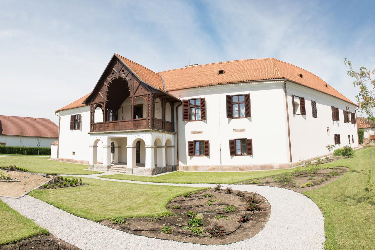 Castle Hotel Daniel Baraolt Экстерьер фото