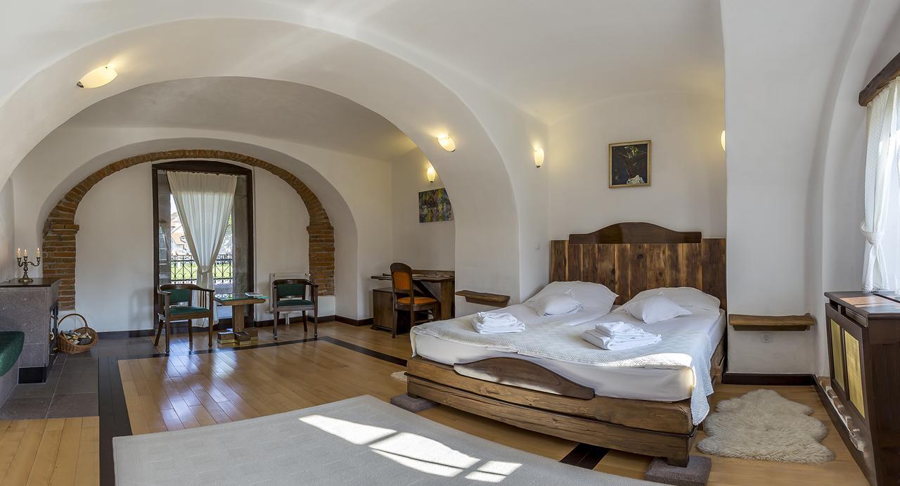 Castle Hotel Daniel Baraolt Экстерьер фото