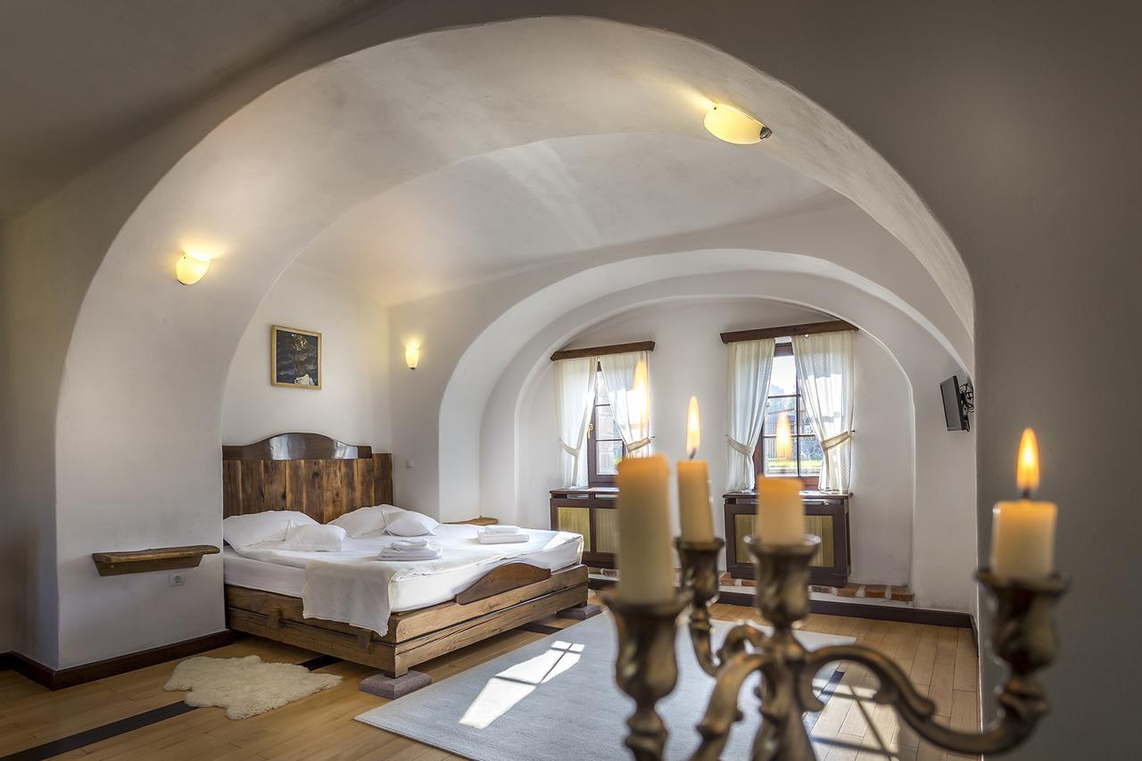 Castle Hotel Daniel Baraolt Экстерьер фото