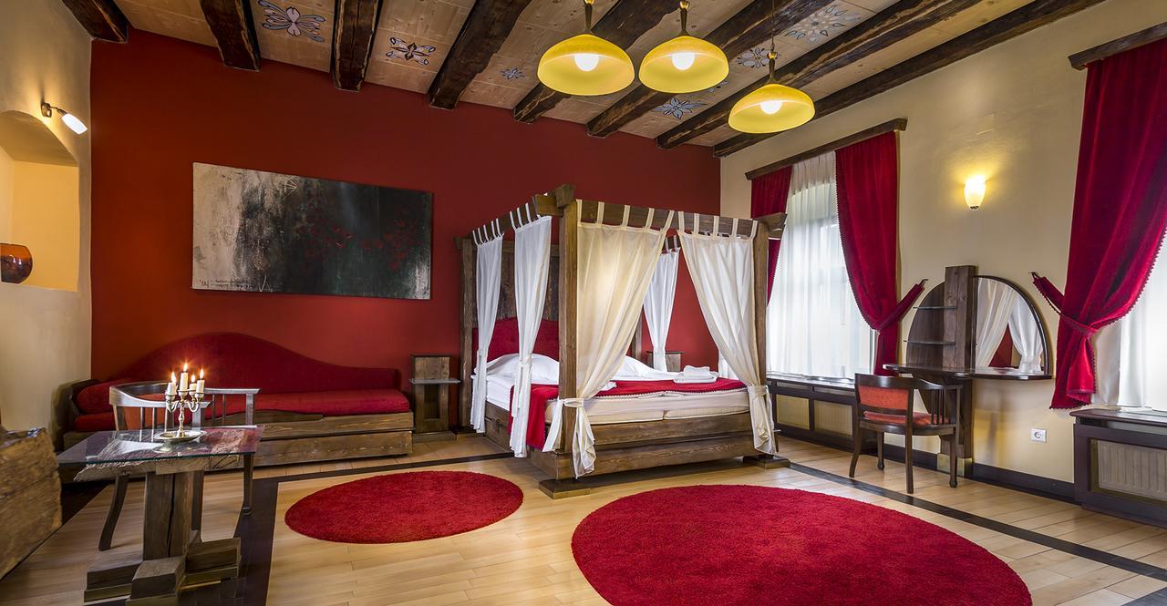 Castle Hotel Daniel Baraolt Экстерьер фото