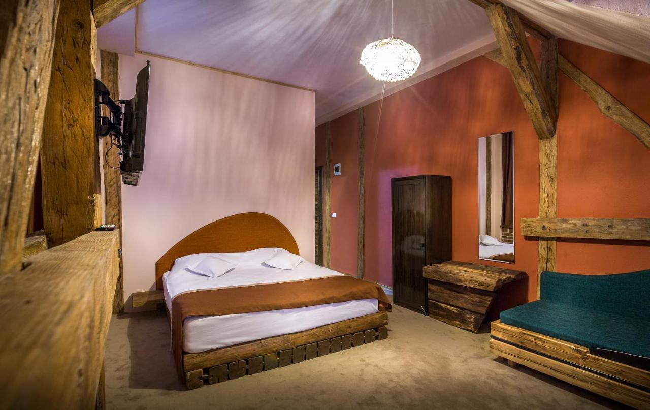 Castle Hotel Daniel Baraolt Экстерьер фото